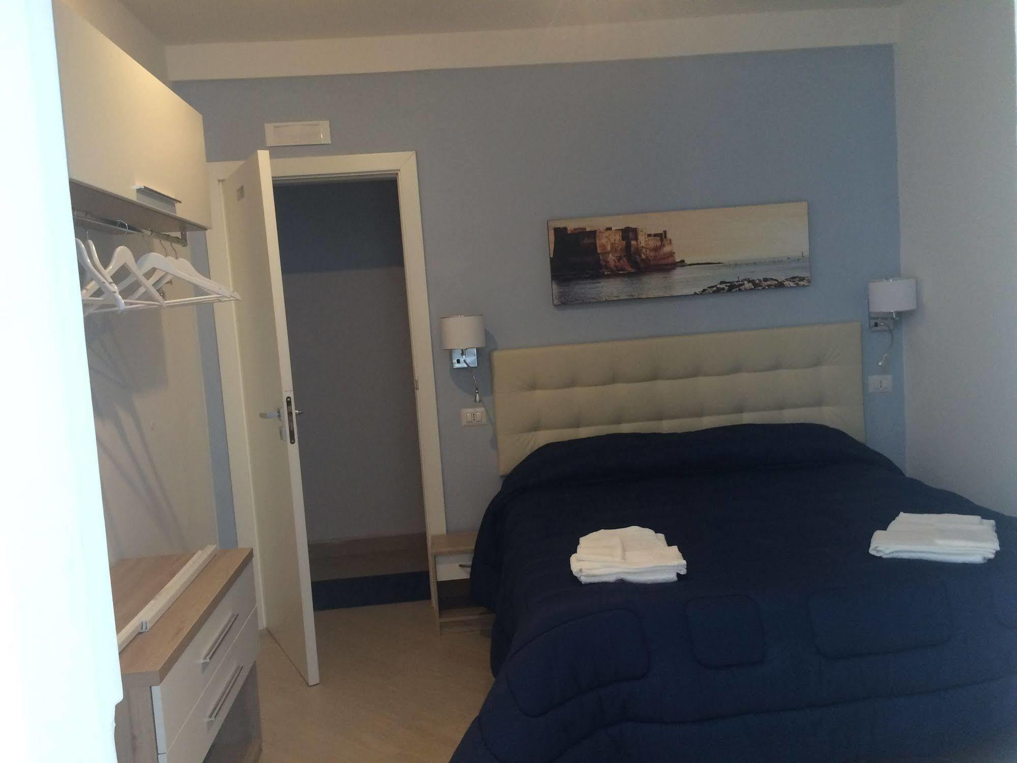 Couette-café Base Mergellina
