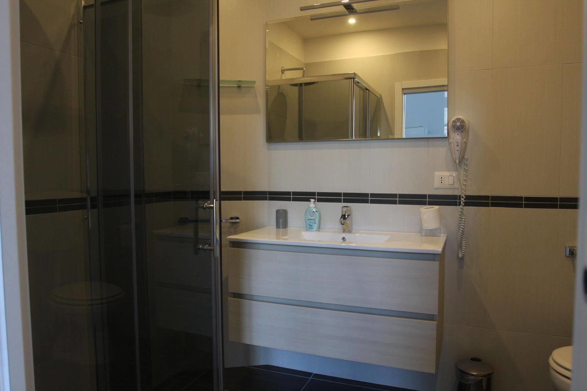 Couette-café Base Mergellina 3*