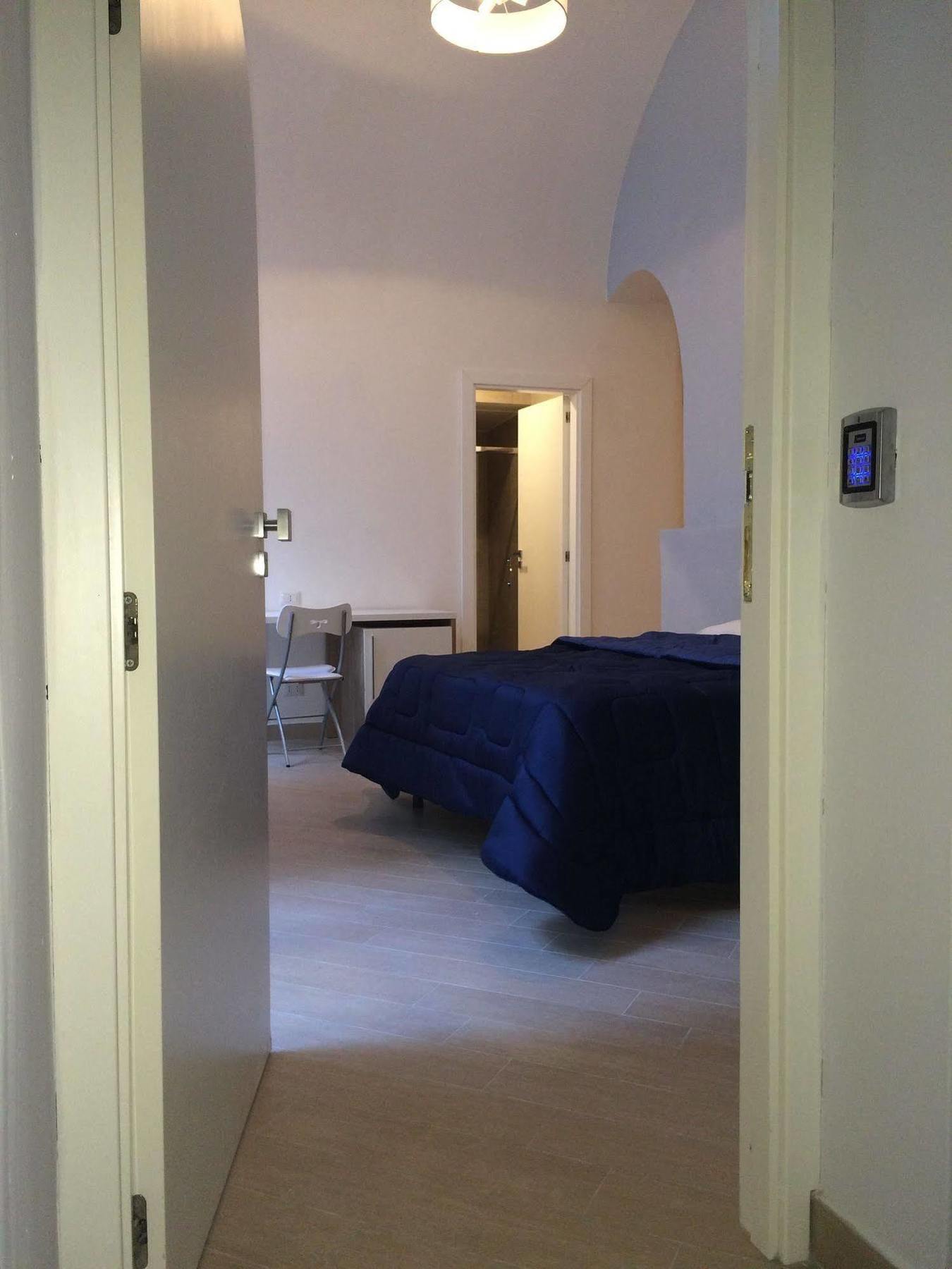 Couette-café Base Mergellina 3*