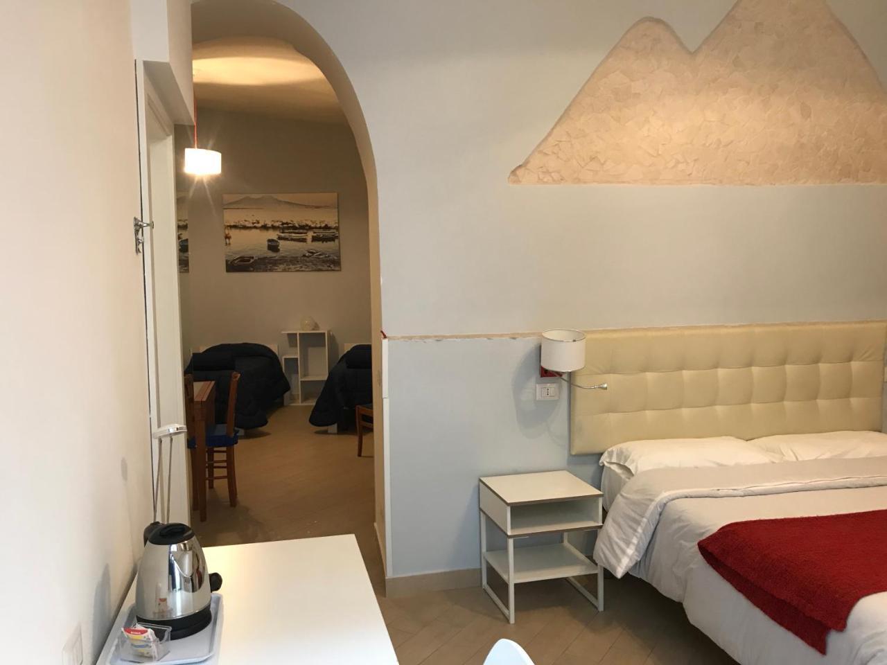 Base Mergellina Couette-café